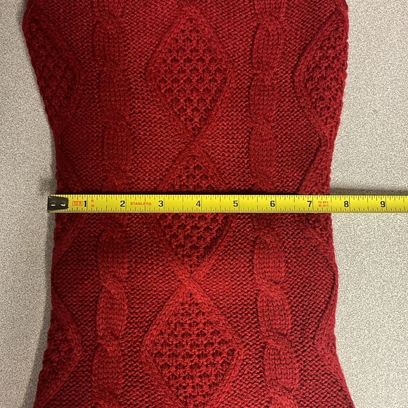 Bone shaped knitted red Christmas stocking - Picture 4 of 5